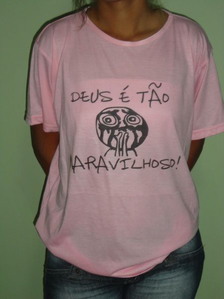 Camiseta Derp Cristão Deus é Maravilhoso